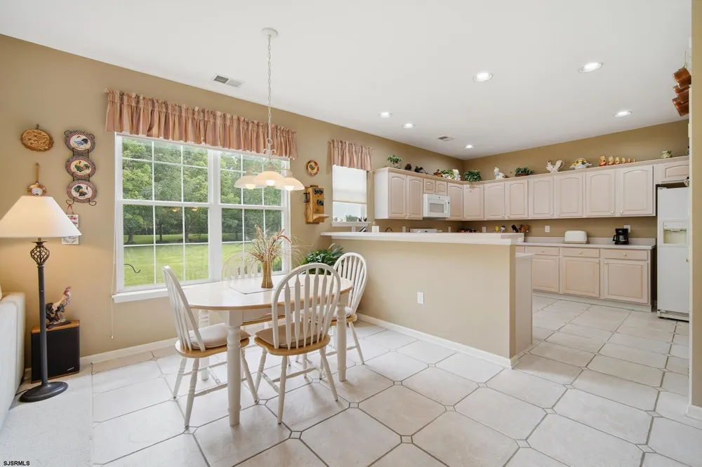 550 Newbury Ct Galloway Township, NJ 08205