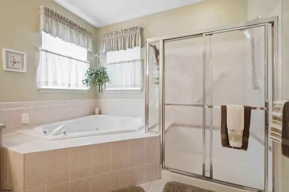 550 Newbury Ct Galloway Township, NJ 08205