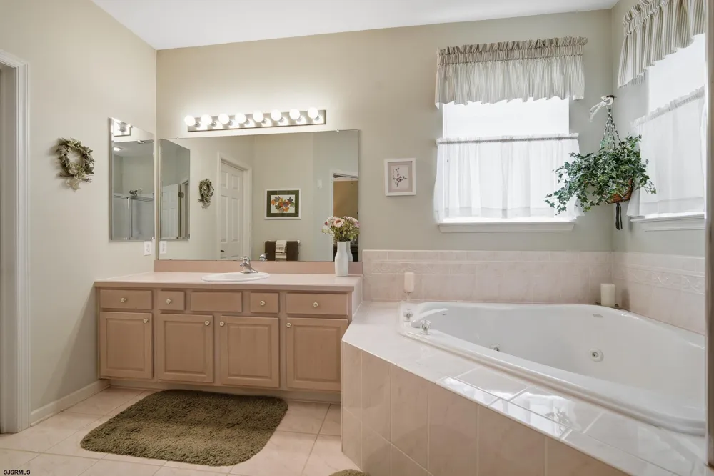 550 Newbury Ct Galloway Township, NJ 08205