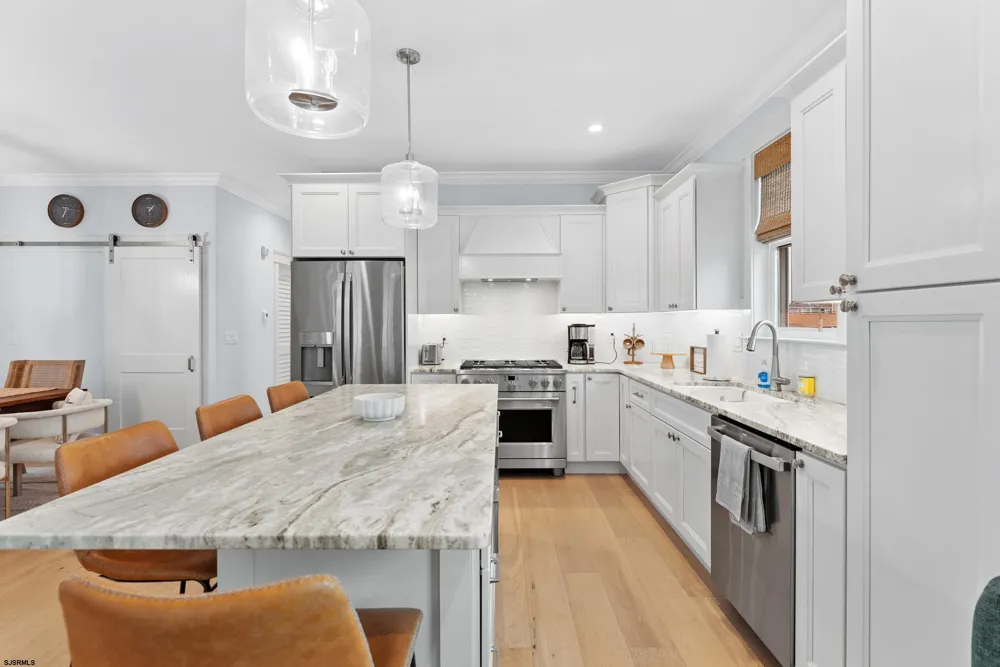 130 West Ave Ocean City, NJ 08226