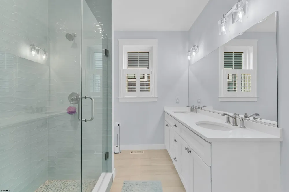 130 West Ave Ocean City, NJ 08226