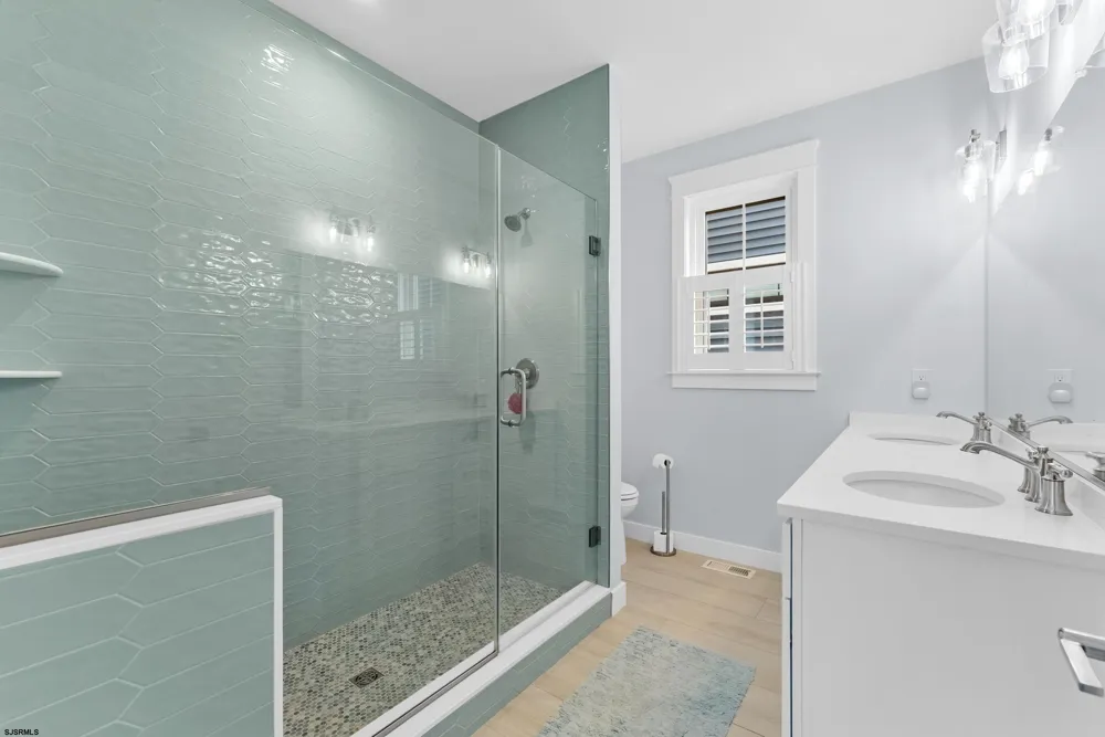 130 West Ave Ocean City, NJ 08226