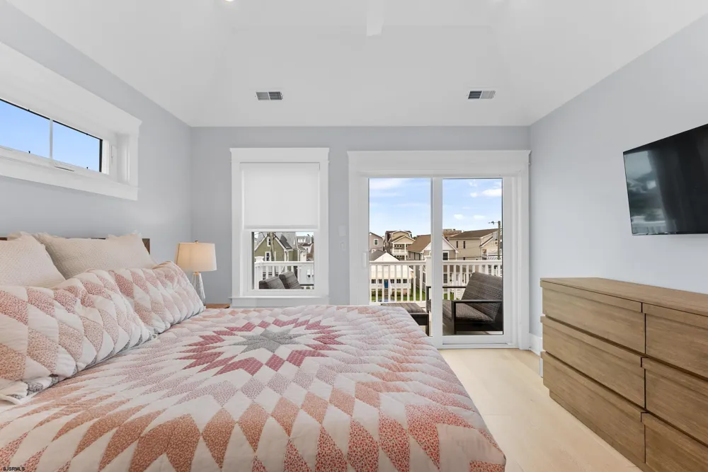 130 West Ave Ocean City, NJ 08226