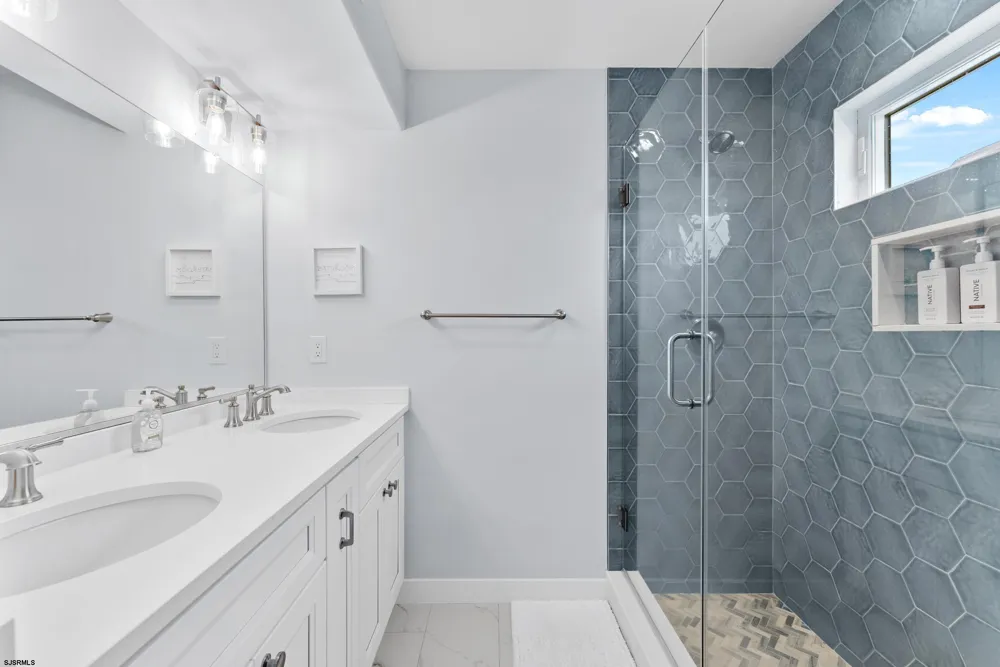 130 West Ave Ocean City, NJ 08226
