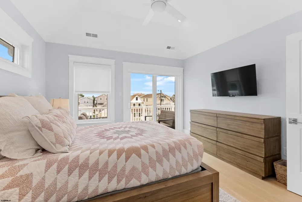 130 West Ave Ocean City, NJ 08226