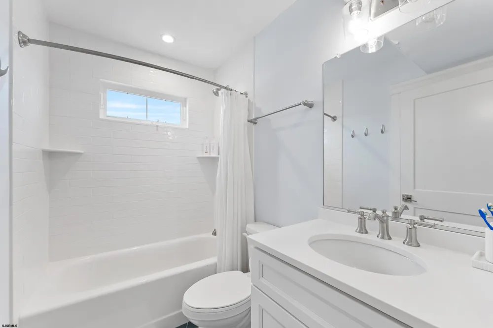 130 West Ave Ocean City, NJ 08226