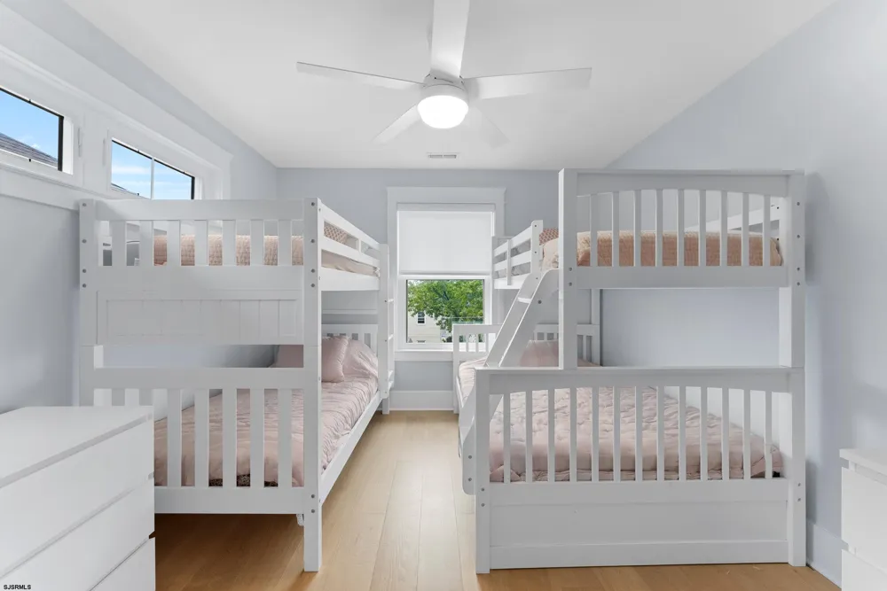 130 West Ave Ocean City, NJ 08226