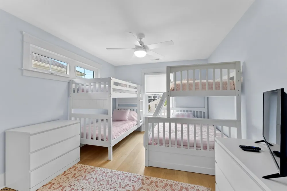 130 West Ave Ocean City, NJ 08226