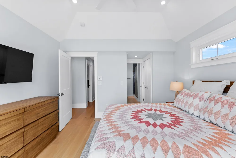 130 West Ave Ocean City, NJ 08226