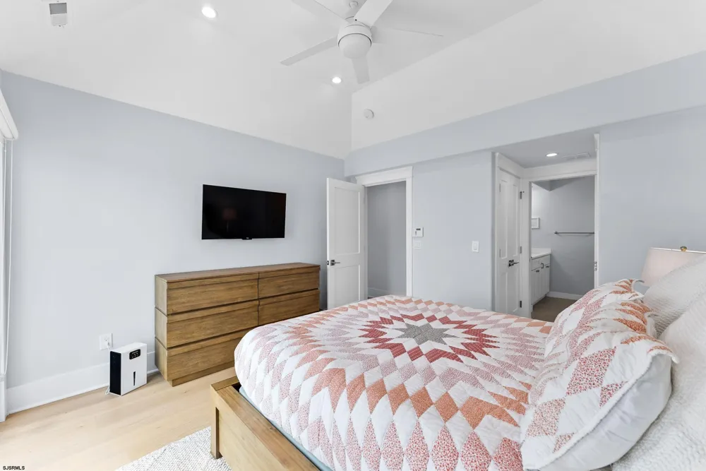 130 West Ave Ocean City, NJ 08226