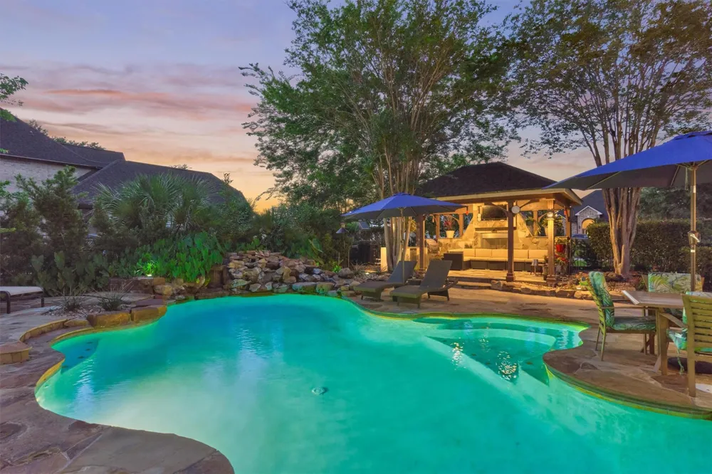 609 Edgewood Drive Montgomery, TX 77356