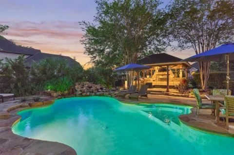 609 Edgewood Drive