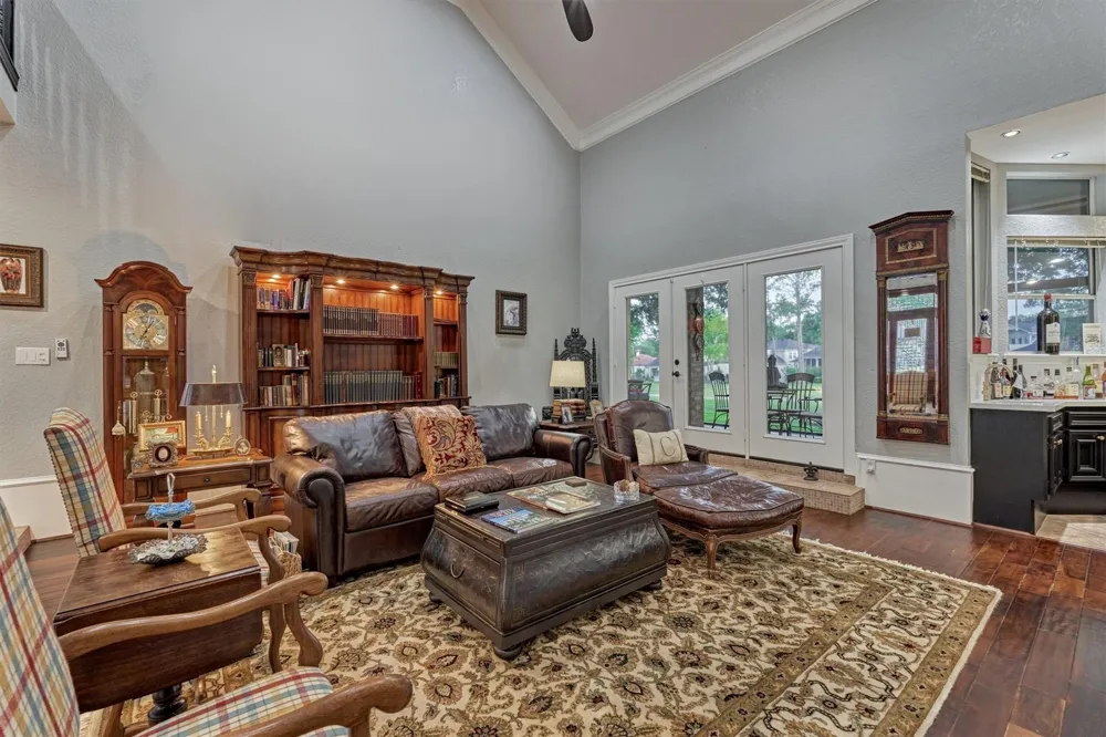 609 Edgewood Drive Montgomery, TX 77356