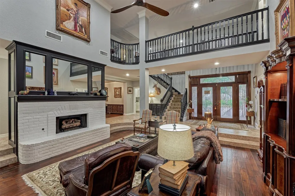 609 Edgewood Drive Montgomery, TX 77356
