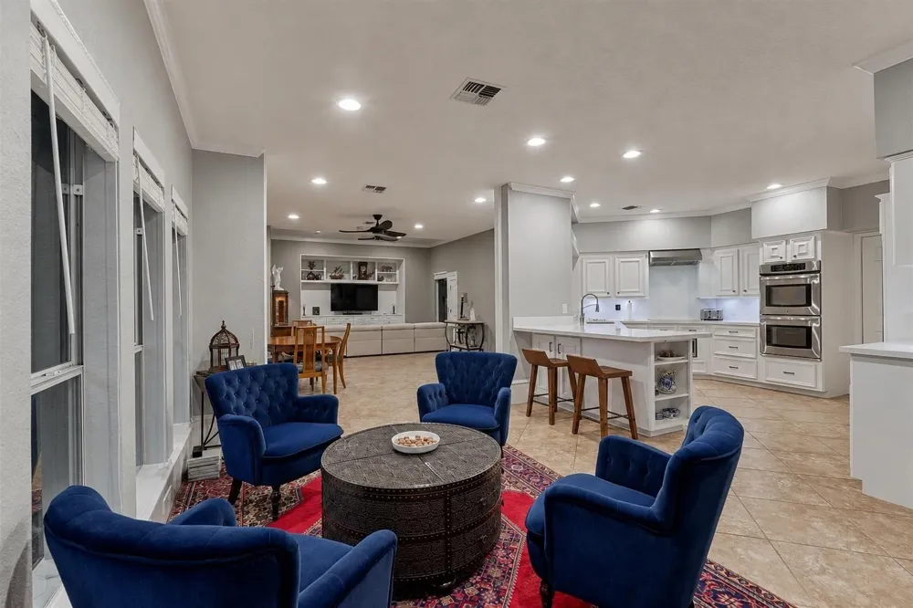 609 Edgewood Drive Montgomery, TX 77356