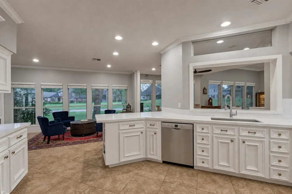 609 Edgewood Drive Montgomery, TX 77356