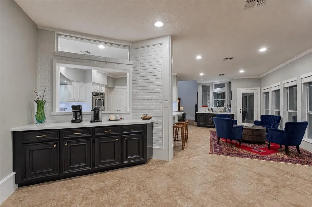 609 Edgewood Drive Montgomery, TX 77356