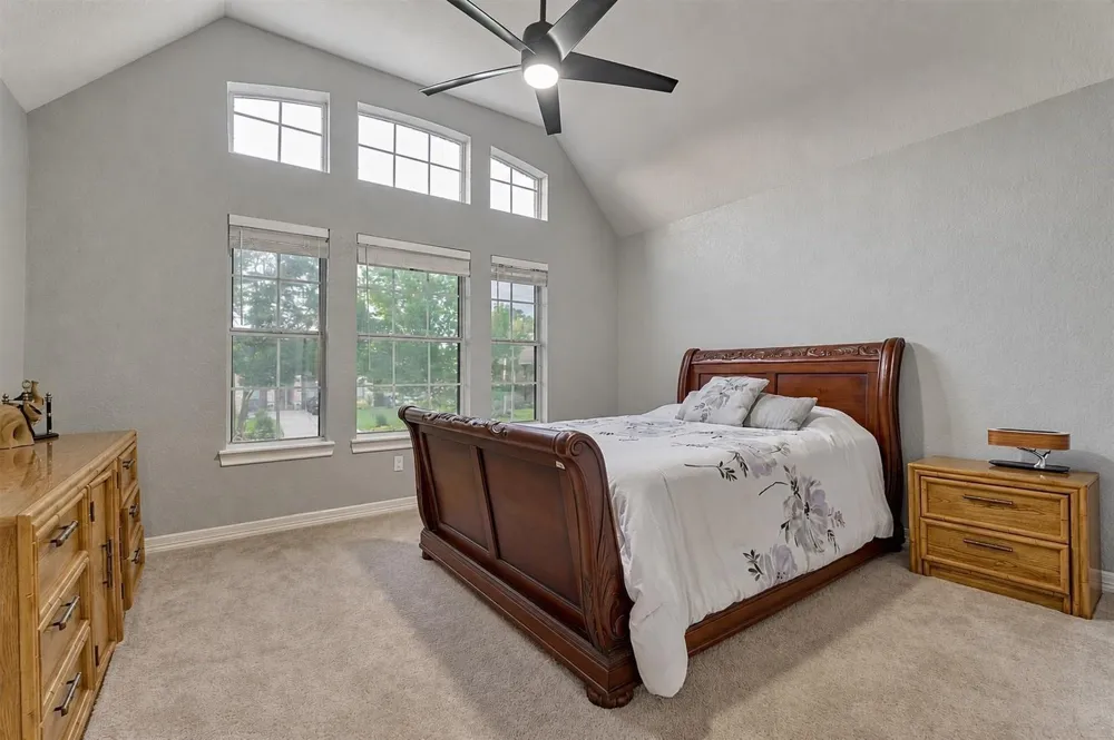 609 Edgewood Drive Montgomery, TX 77356