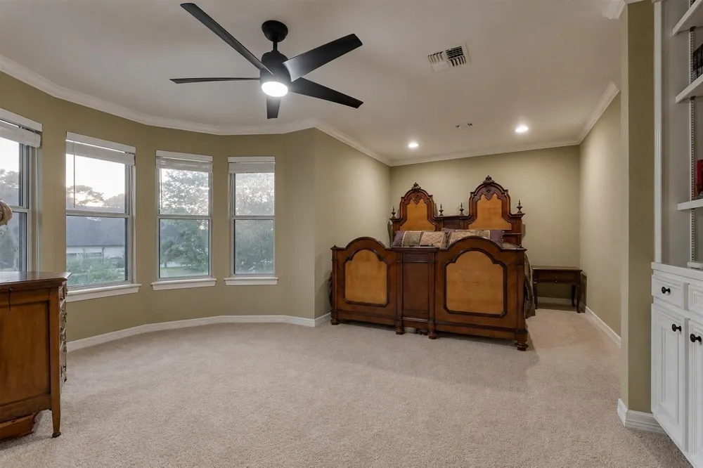 609 Edgewood Drive Montgomery, TX 77356