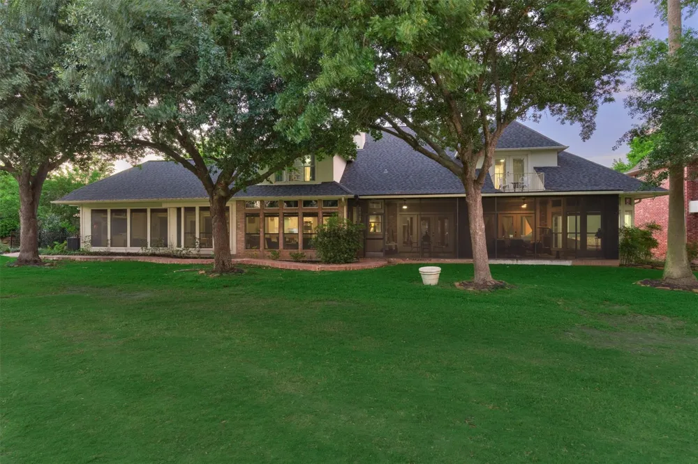 609 Edgewood Drive Montgomery, TX 77356