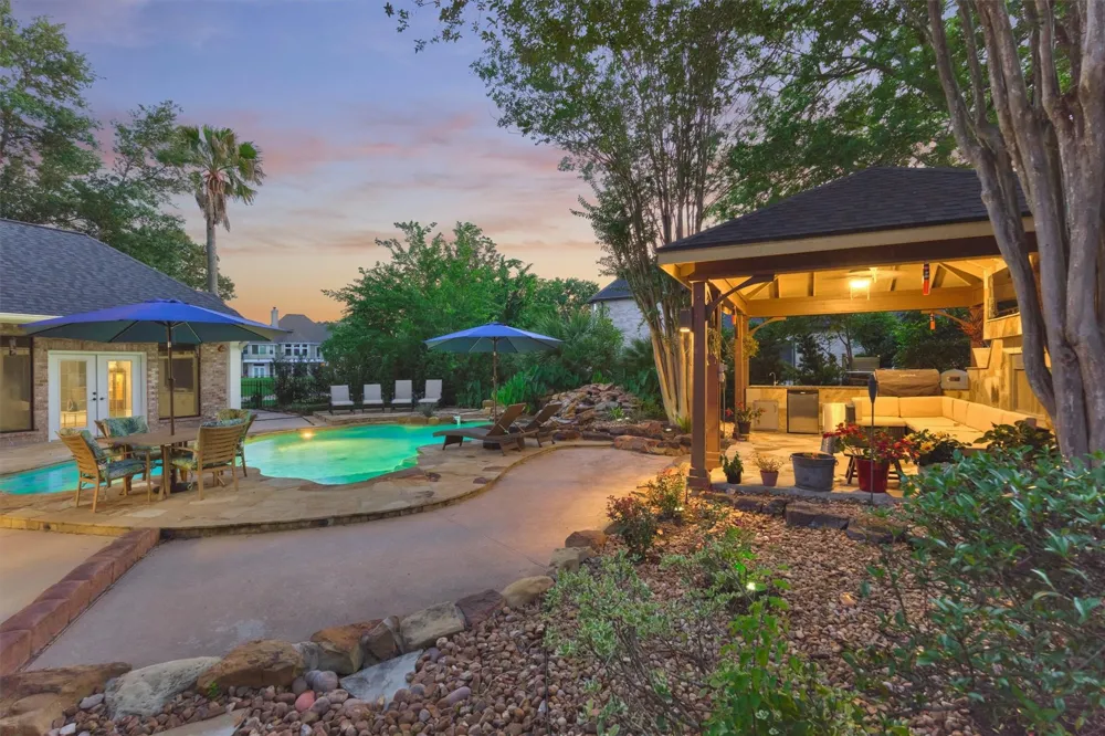 609 Edgewood Drive Montgomery, TX 77356