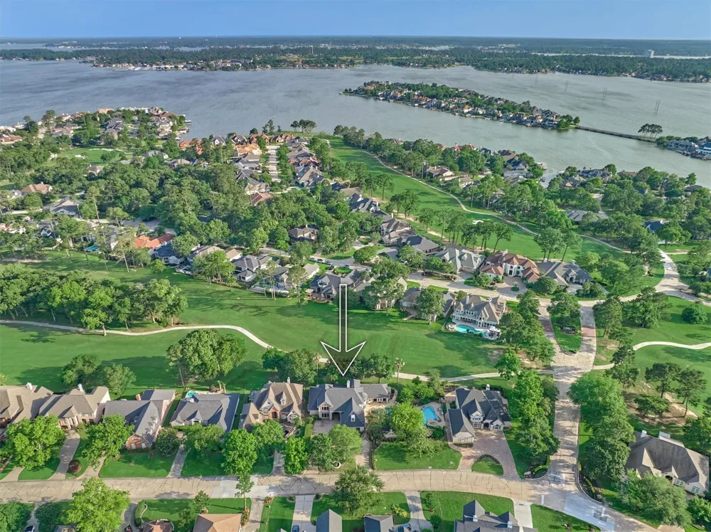 609 Edgewood Drive Montgomery, TX 77356