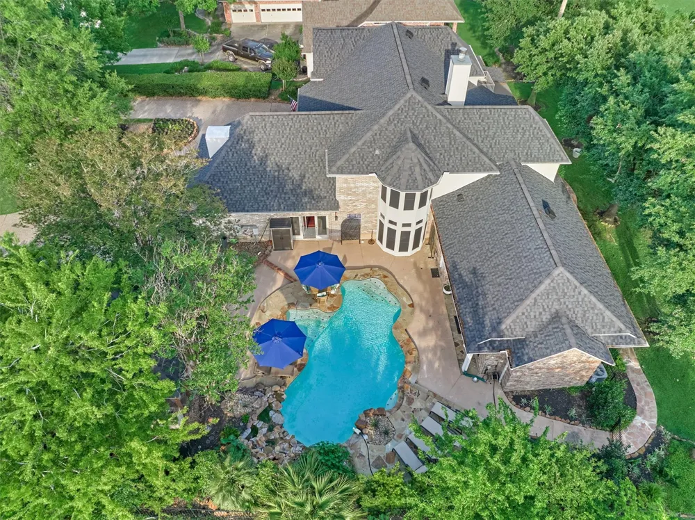 609 Edgewood Drive Montgomery, TX 77356