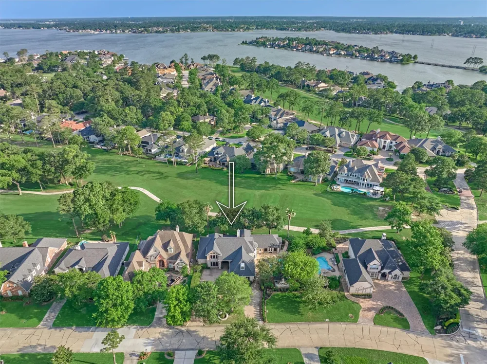 609 Edgewood Drive Montgomery, TX 77356