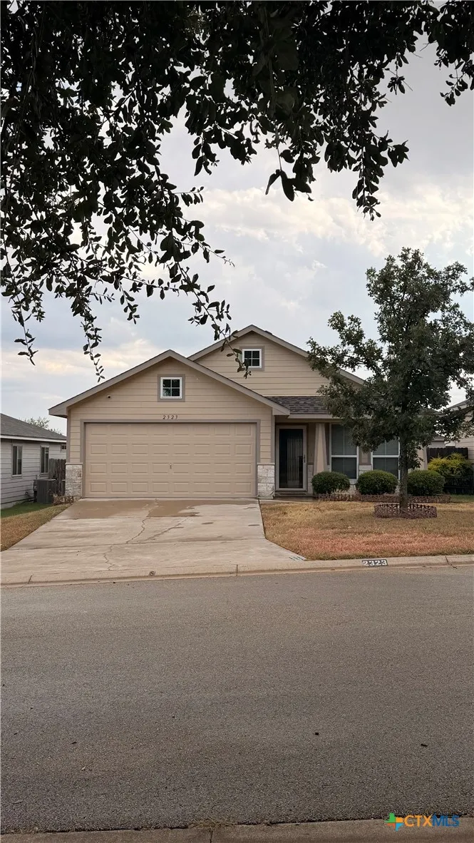 2323 Stoneham Temple, TX 76504