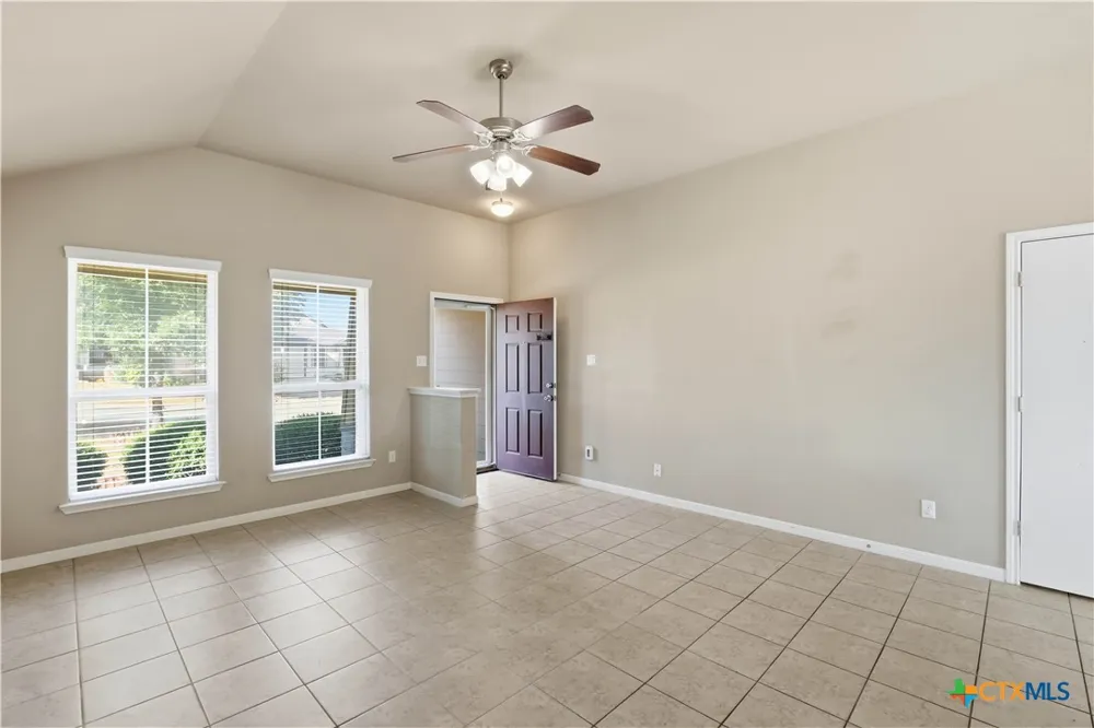 2323 Stoneham Temple, TX 76504