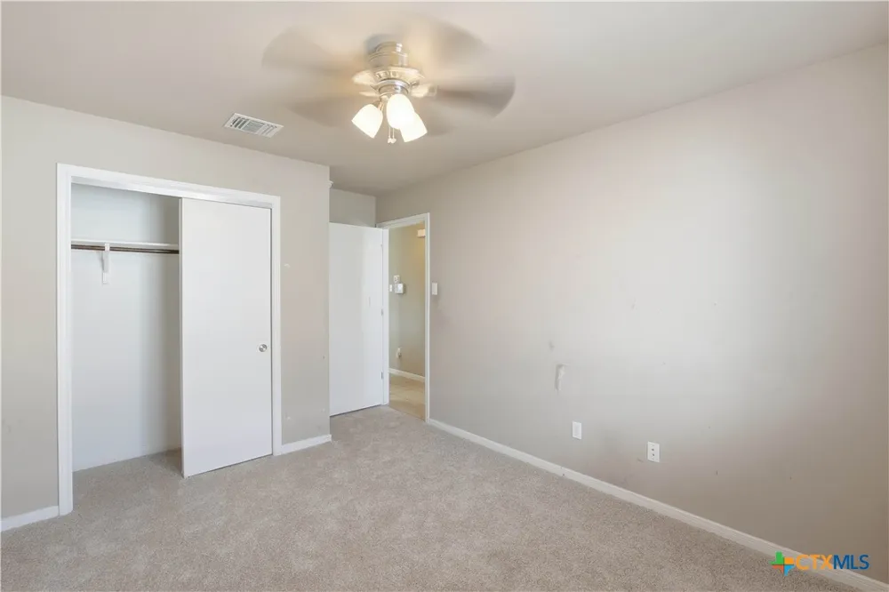 2323 Stoneham Temple, TX 76504