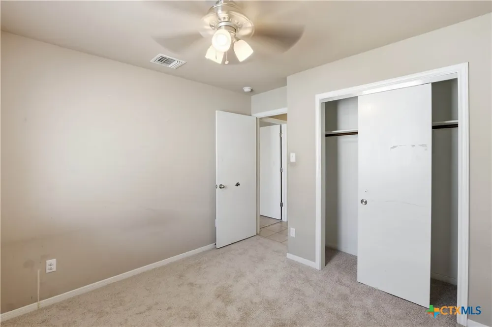 2323 Stoneham Temple, TX 76504