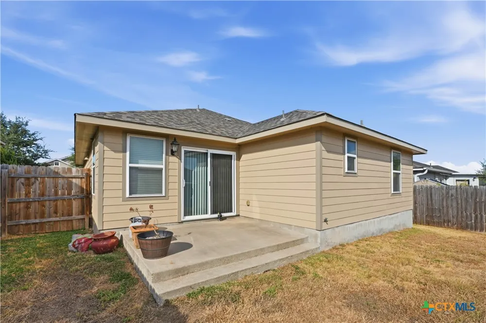 2323 Stoneham Temple, TX 76504