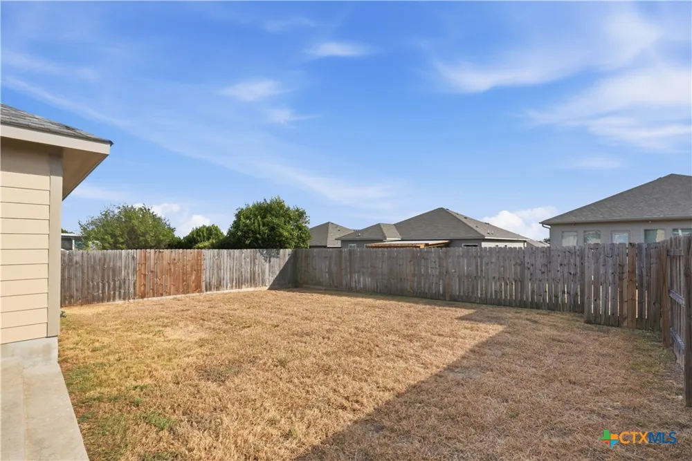 2323 Stoneham Temple, TX 76504
