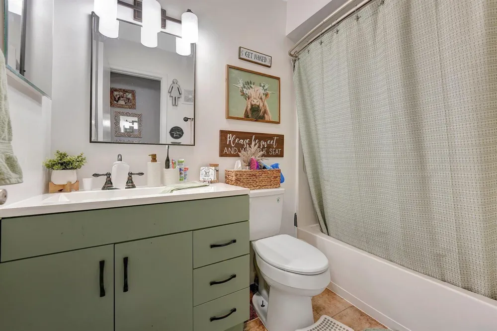 4770 NW 113th Avenue Sunrise, FL 33323