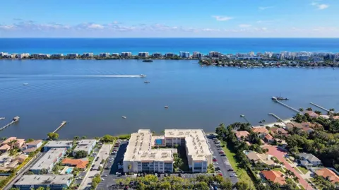 1502 S Lakeside Drive ##401