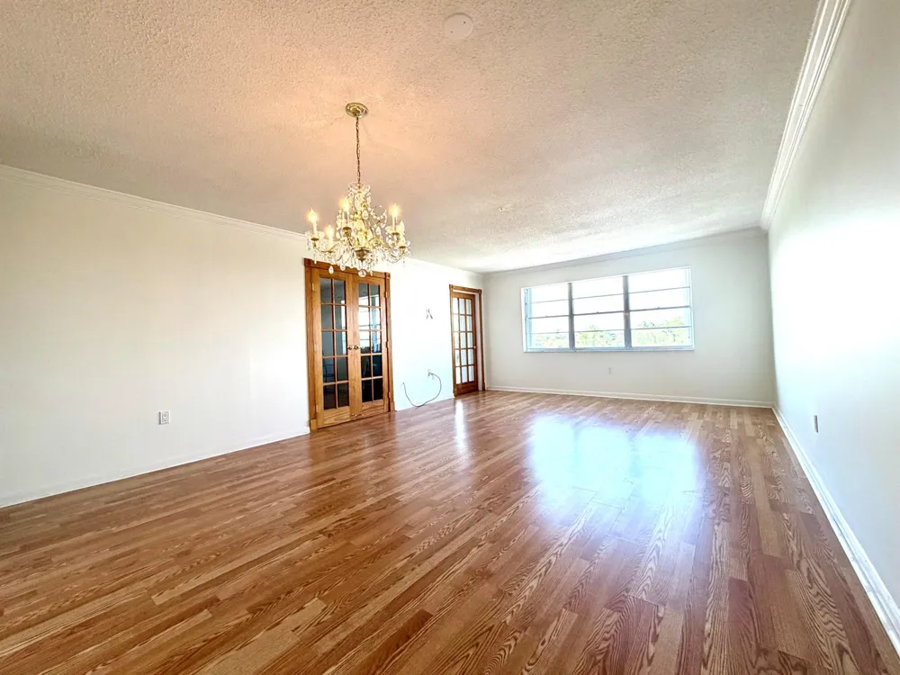 1502 S Lakeside Drive ##401 