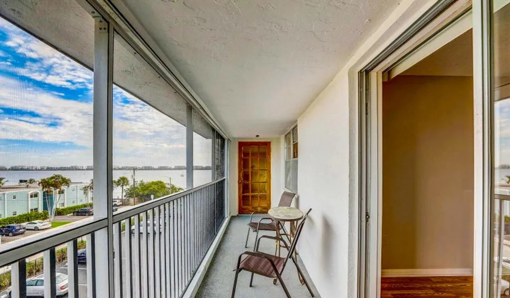 1502 S Lakeside Drive ##401 