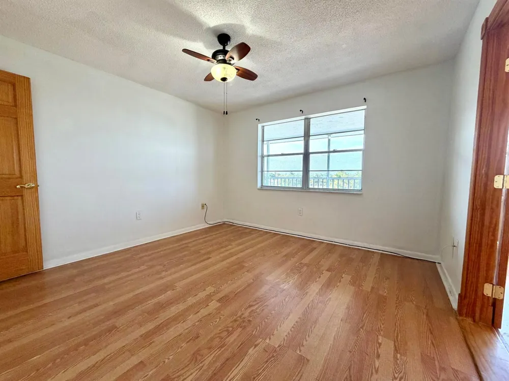 1502 S Lakeside Drive ##401 