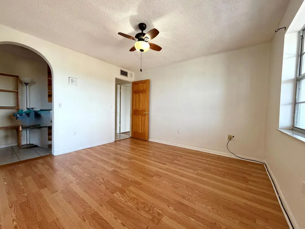 1502 S Lakeside Drive ##401 
