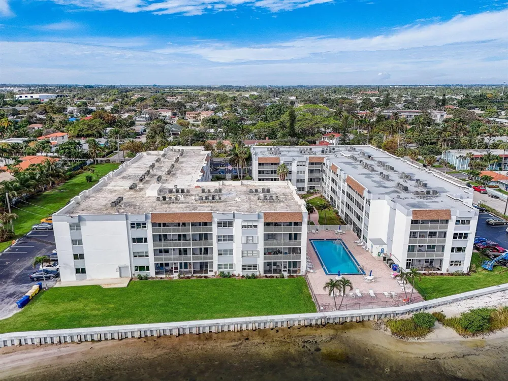 1502 S Lakeside Drive ##401 
