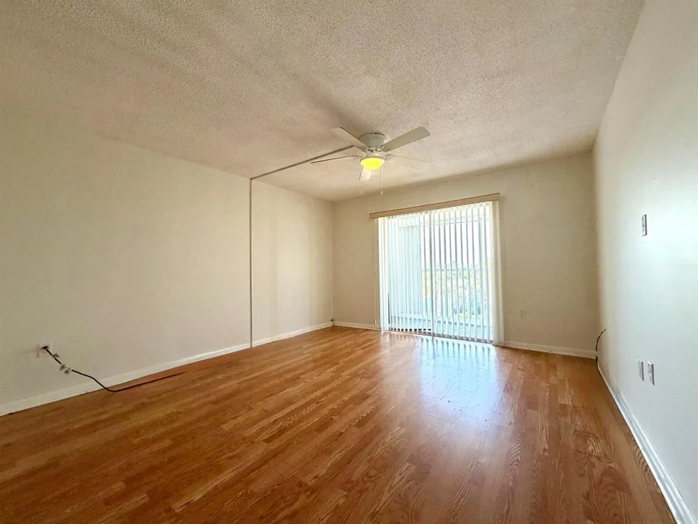 1502 S Lakeside Drive ##401 