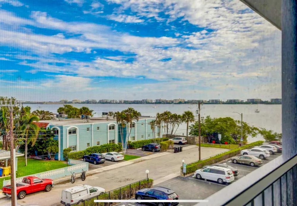 1502 S Lakeside Drive ##401 