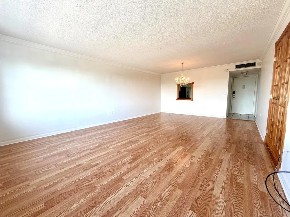 1502 S Lakeside Drive ##401 