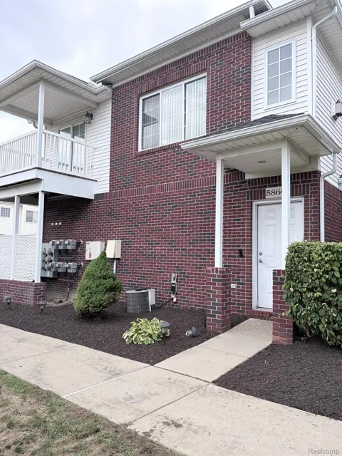 5860 Acorn Lane