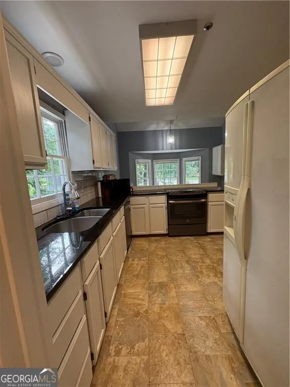 3728 Spring Leaf LN Acworth, GA 30101