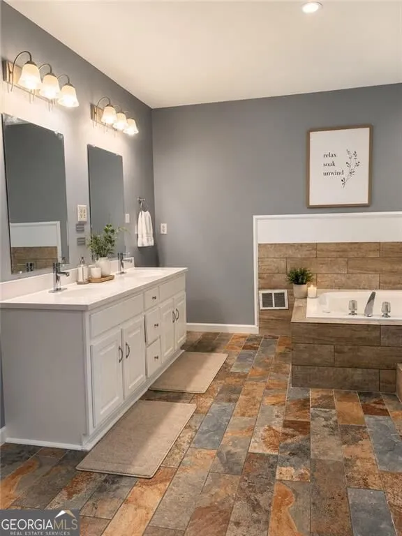 3728 Spring Leaf LN Acworth, GA 30101