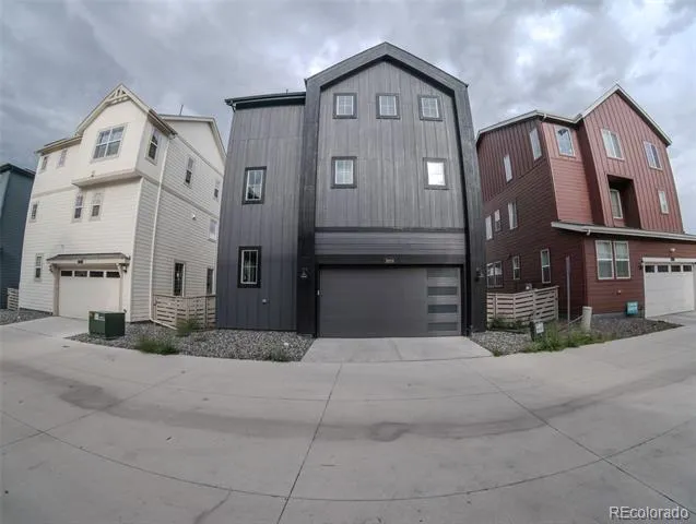 8858 Waterleaf Lane Littleton, CO 80125