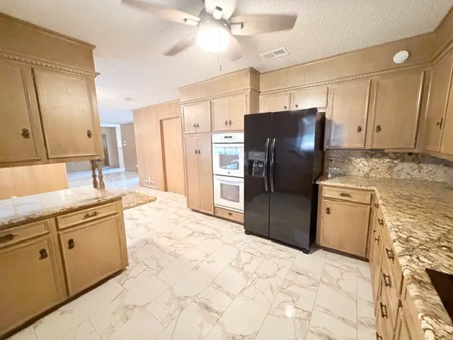 2942 Arrowhead Drive Abilene, TX 79606