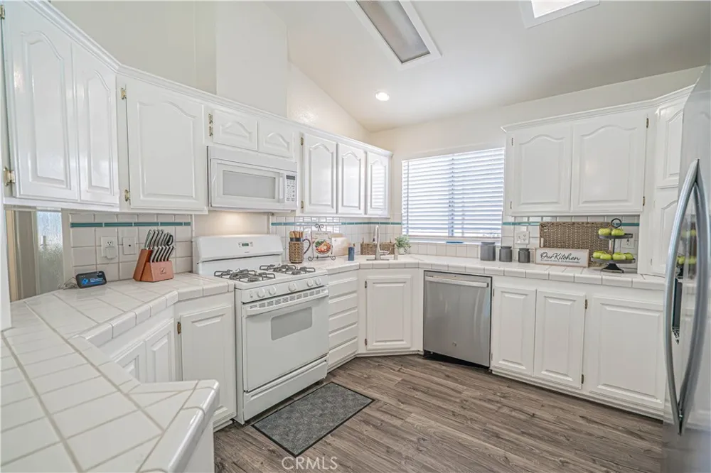 20160 Summit View Drive Canyon Country, CA 91351
